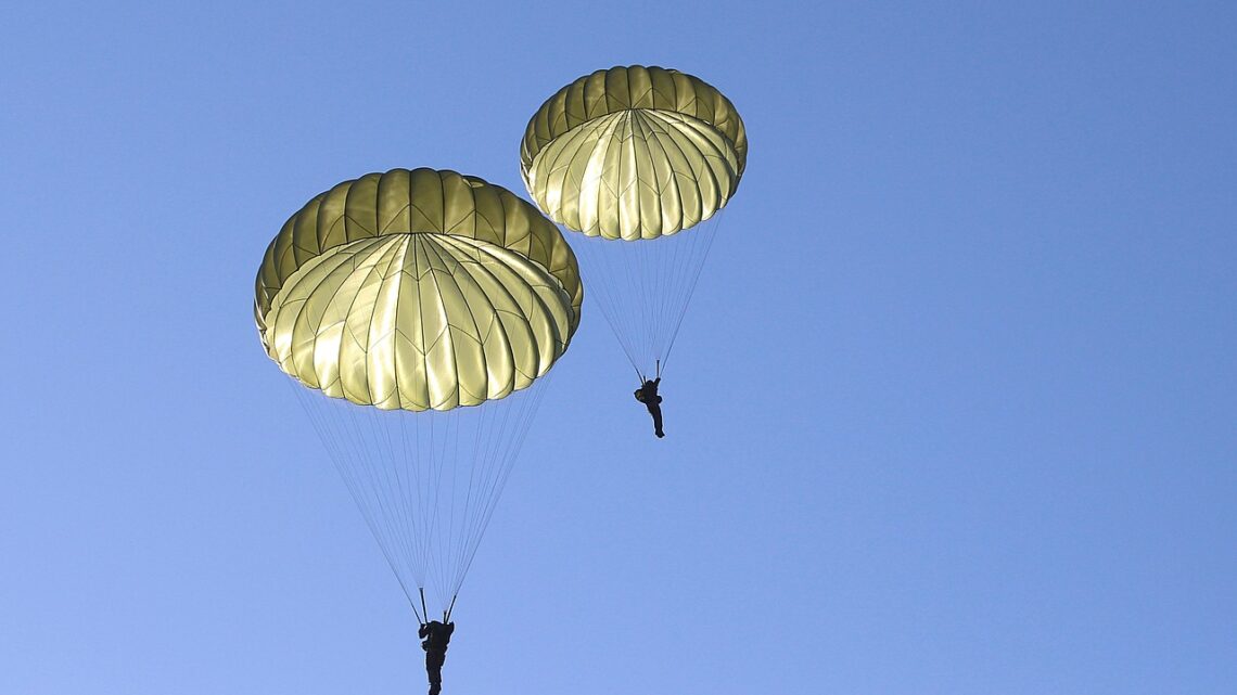 Einmal dem Himmel ganz nah sein – den Traum vom Fallschirmspringen verwirklichen